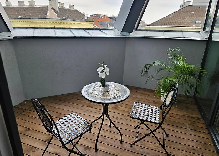 Corner Rooftop 24 *